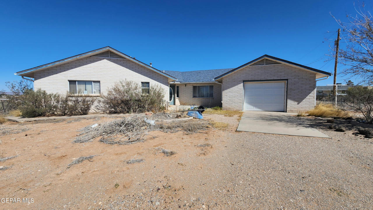 557 PASEO REAL DR, CHAPARRAL, NM 88081, photo 1 of 26